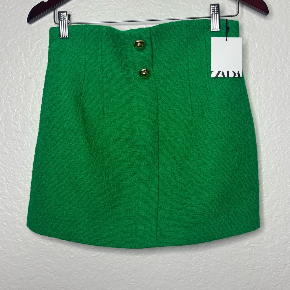 NWT Zara Green High Rise Textured Gold Button Detail Mini Skirt Size Small - Picture 2 of 6